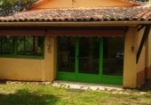 Загородный дом с участком на продажу в городе Candeleda Фото