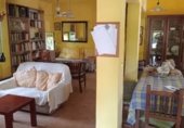 Загородный дом с участком на продажу в городе Candeleda Фото