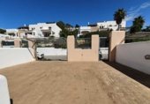 Chalet adosado con terreno en venta en la Carrer de sa Barbada, Cala Vedella, ref: TR323666 foto