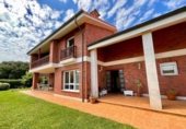 Chalet independiente con terreno en venta en la España, Alonsótegui, ref: TR325068 foto