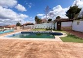Chalet independiente con terreno en venta en la España, El Viso de San Juan, ref: TR354477 foto