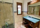 Вилла с участком на продажу в городе Вера Фото