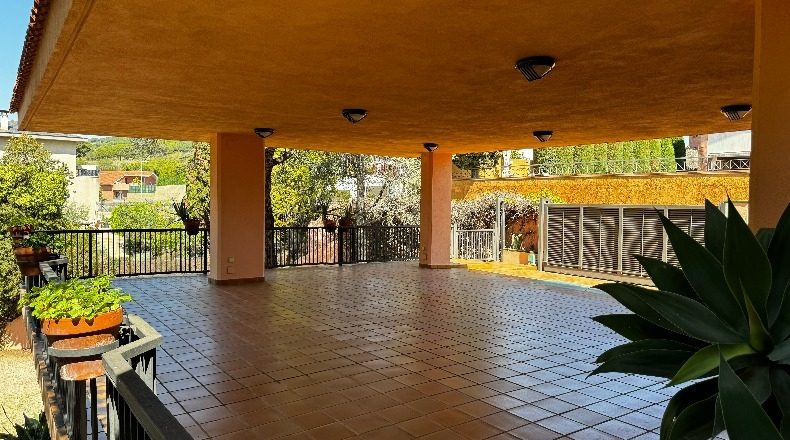 Барселона - Mataró - 2000m2