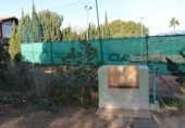 Отдельно стоящий дом с участком на продажу в городе Бенидорм Фото