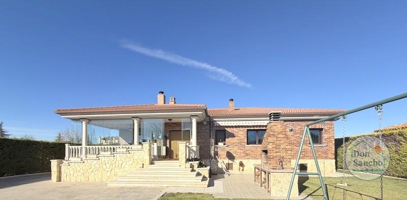 chalet-independiente-con-terreno-en-venta-en-la-espa-a-tudela-de-duero