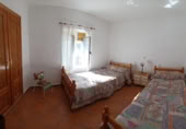 Дом с участком на продажу в городе Torralba de Oropesa Фото