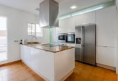 Chalet independiente con terreno en alquiler en la España, Valencia, ref: TR399128 foto