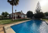 Xalet independent amb terreny en lloguer a la España, Chiclana de la Frontera, ref.: TR398640 foto