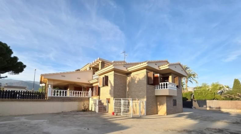 Castellón - Benicasim - 1700m2