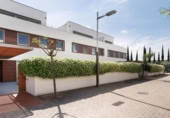 Xalet independent amb terreny en lloguer a la España, Sabadell, ref.: TR398642 foto