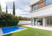 Xalet independent amb terreny en lloguer a la España, Sabadell, ref.: TR398625 foto