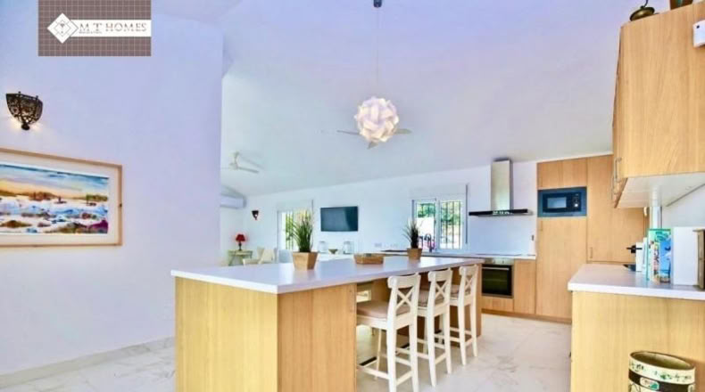 Málaga - Estepona - 5000m2