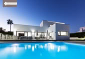 Xalet independent amb terreny en lloguer a la España, Marbella, ref.: TR398337 foto