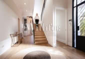Chalet independiente con terreno en alquiler en la España, Barcelona, ref: TR399858 foto