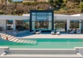 Chalet independiente con terreno en alquiler en la España, Marbella, ref: TR398345 foto