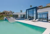 Chalet independiente con terreno en alquiler en la España, Marbella, ref: TR398345 foto