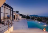 Chalet independiente con terreno en alquiler en la España, Marbella, ref: TR398345 foto