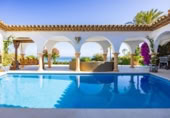 Xalet independent amb terreny en lloguer a la España, Marbella, ref.: TR398379 foto