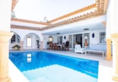 Xalet independent amb terreny en lloguer a la España, Marbella, ref.: TR398379 foto