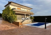 Xalet independent amb terreny en venda a la España, Lucena, ref.: TR397985 foto