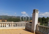 Chalet independiente con terreno en venta en la España, Castellbisbal, ref: TR398009 foto