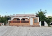 Отдельно стоящий дом с участком на продажу в городе Gandia Фото