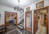 Дом с участком на продажу в городе Ambroz Фото