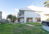 Дом с участком на продажу в городе Molina de Aragón Фото