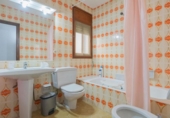 Дом с участком на продажу в городе Molina de Aragón Фото