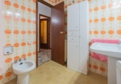 Дом с участком на продажу в городе Molina de Aragón Фото