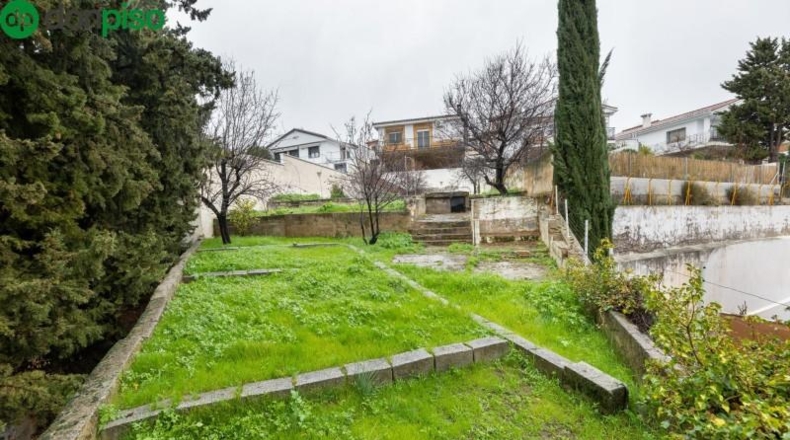 Granada - Huétor Vega - 661m2
