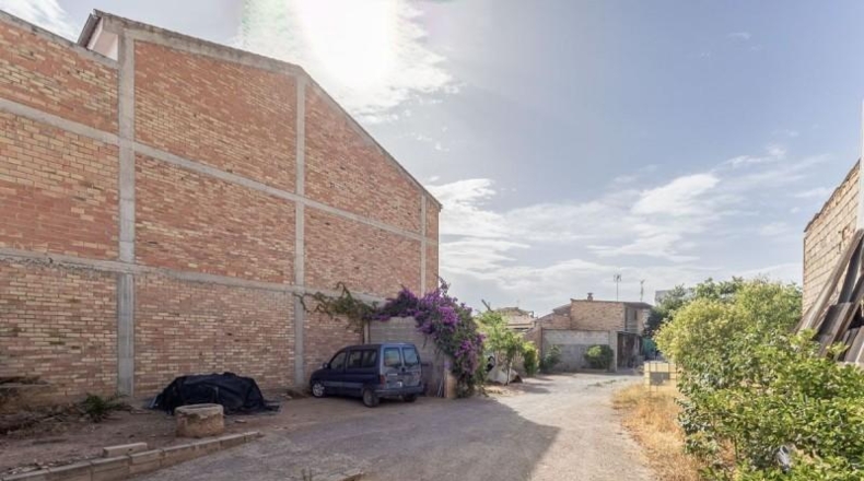 Granada - Albolote - 676m2