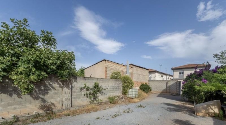 Granada - Albolote - 676m2