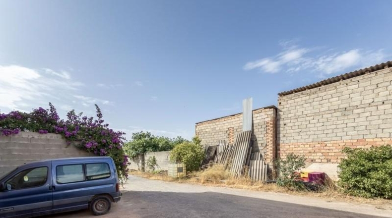 Granada - Albolote - 676m2