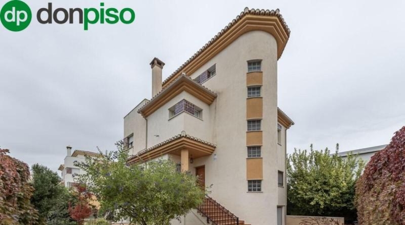 Granada - Peligros - 461m2