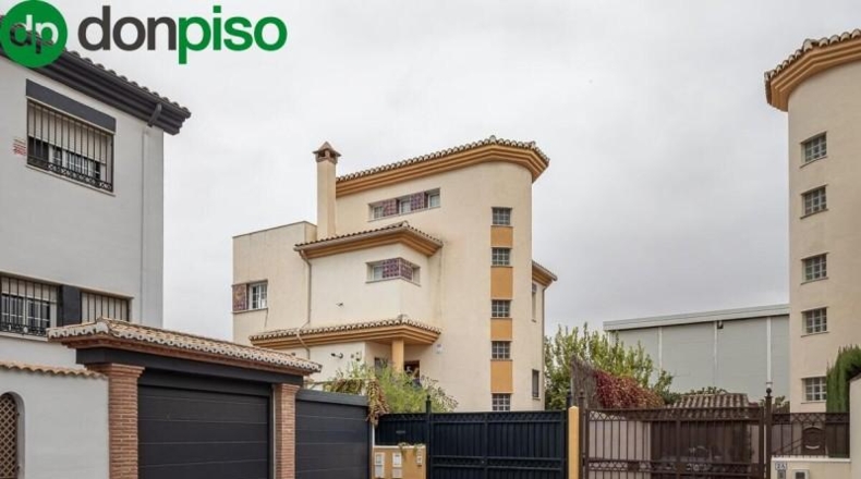 Granada - Peligros - 461m2