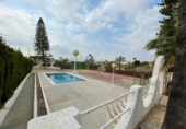 Chalet independiente con terreno en venta en la España, Elche, ref: TR399314 foto