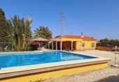 Chalet independiente con terreno en venta en la España, Alicante, ref: TR398740 foto