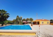 Chalet independiente con terreno en venta en la España, Alicante, ref: TR398740 foto