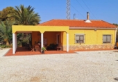 Chalet independiente con terreno en venta en la España, Alicante, ref: TR398740 foto