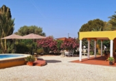 Chalet independiente con terreno en venta en la España, Alicante, ref: TR398740 foto