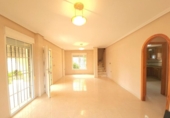 Chalet independiente con terreno en venta en la España, la Marina, ref: TR398262 foto