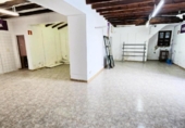 Дом с участком на продажу в городе Calvià Фото