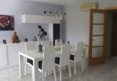 Отдельно стоящий дом с участком на продажу в городе Castellví de Rosanes Фото