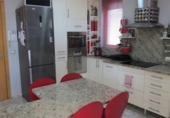 Отдельно стоящий дом с участком на продажу в городе Castellví de Rosanes Фото