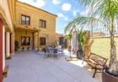Chalet independiente con terreno en venta en la España, Orihuela, ref: TR399155 foto