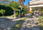 Отдельно стоящий дом с участком на продажу в городе Cubelles Фото