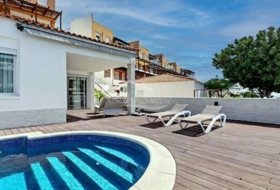 Arona 237&nbsp;м²
