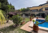 Chalet independiente con terreno en venta en la España, Málaga, ref: TR398199 foto