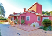 Chalet independiente con terreno en venta en la España, Alicante, ref: TR388003 foto